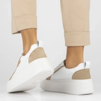 Bílé kožené sneakersy Filippo DP6170/24 WH