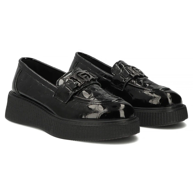 Černé kožené polobotky na platformě Filippo DP8294/26 BK
