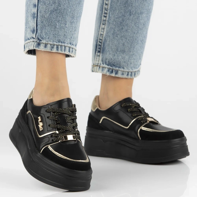 Černé kožené sneakersy Filippo DP6805/25 BK