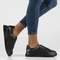 Černé kožené sneakersy Filippo DP6164/24 BK