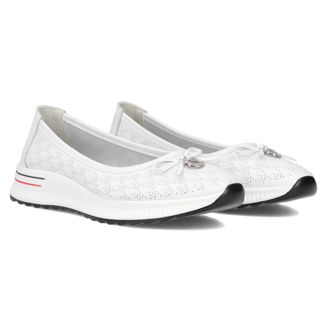 Bílé kožené polobotky Filippo DP6718/25 WH