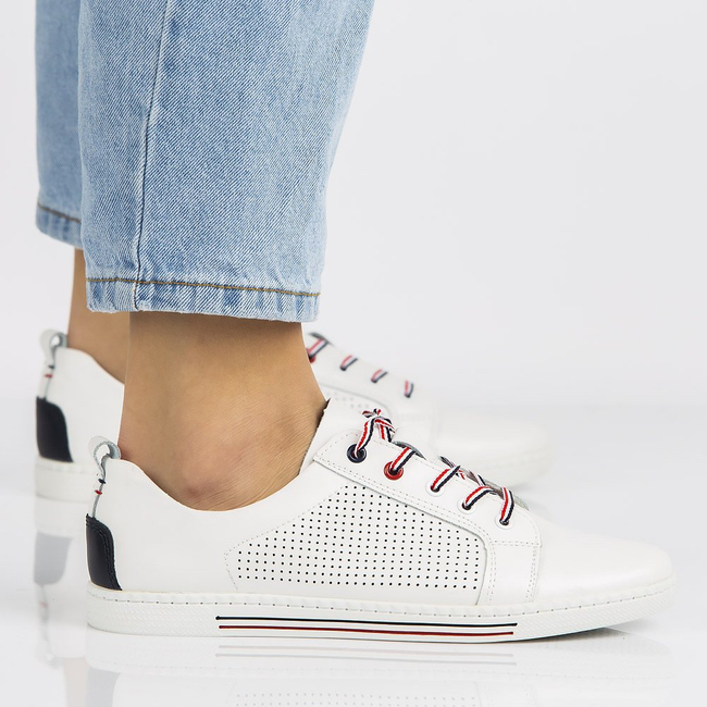 Kožené polobotky Filippo DP008/21 WH bílé