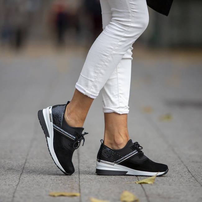 Černé kožené sneakersy Filippo DP1388/20 BK