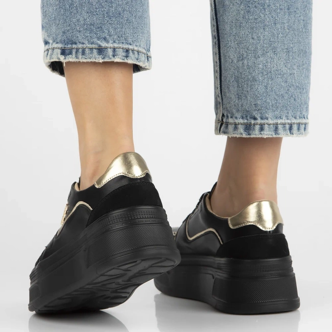 Černé kožené sneakersy Filippo DP6805/25 BK