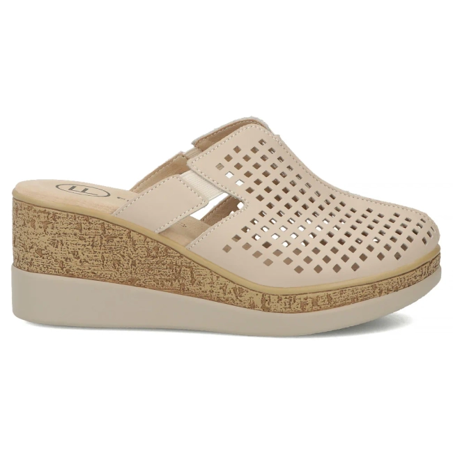 Béžové kožené pantofle Filippo DK6818/26 BE