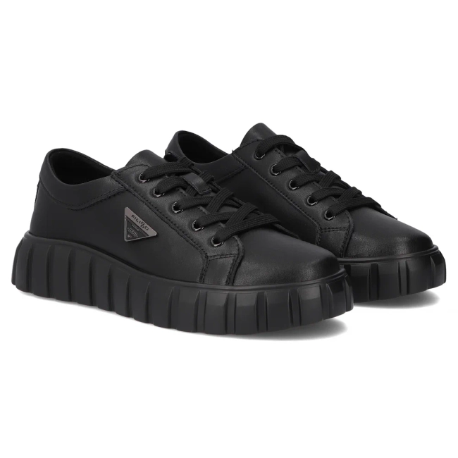Černé kožené sneakersy Filippo DP4670/25 BK