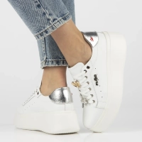 Bílé kožené sneakersy Filippo DP6790/25 WH